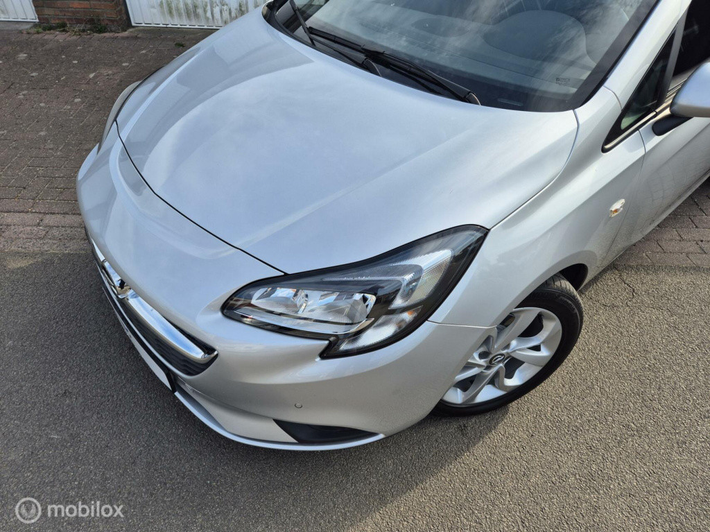 Opel Corsa 1.4 volautomaat / stuur- & stoelverwarming / camera