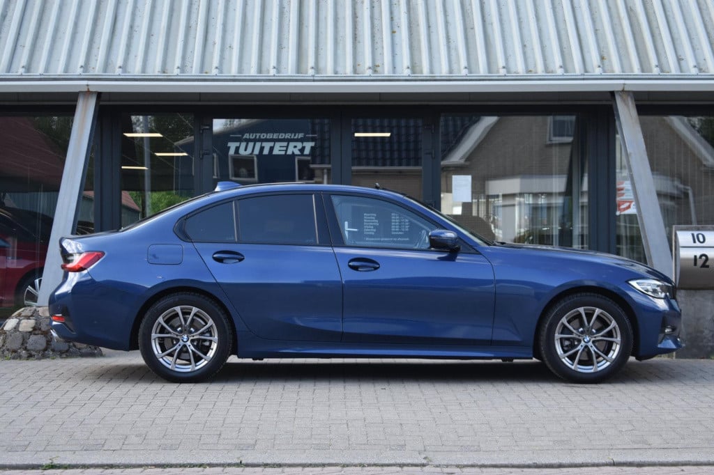 BMW 3-serie 320i high executive | harman kardon | schuif kanteldak | leder 