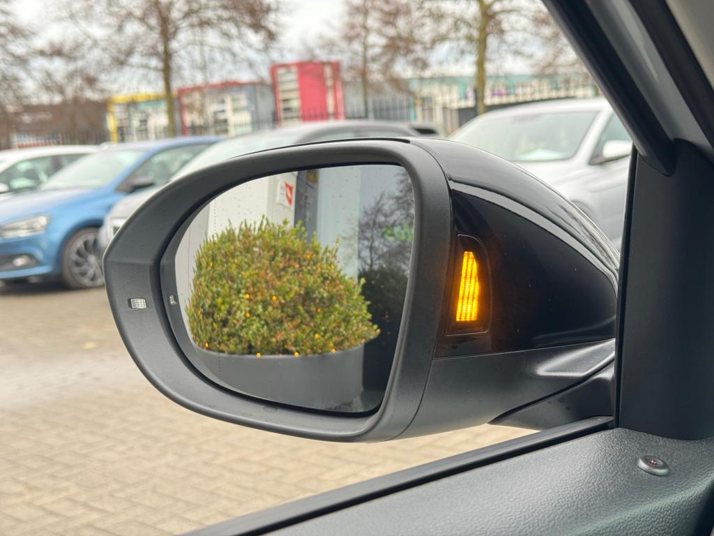 Volkswagen T-roc 1.0 tsi goal edition * stoelverwarming * carplay * camera