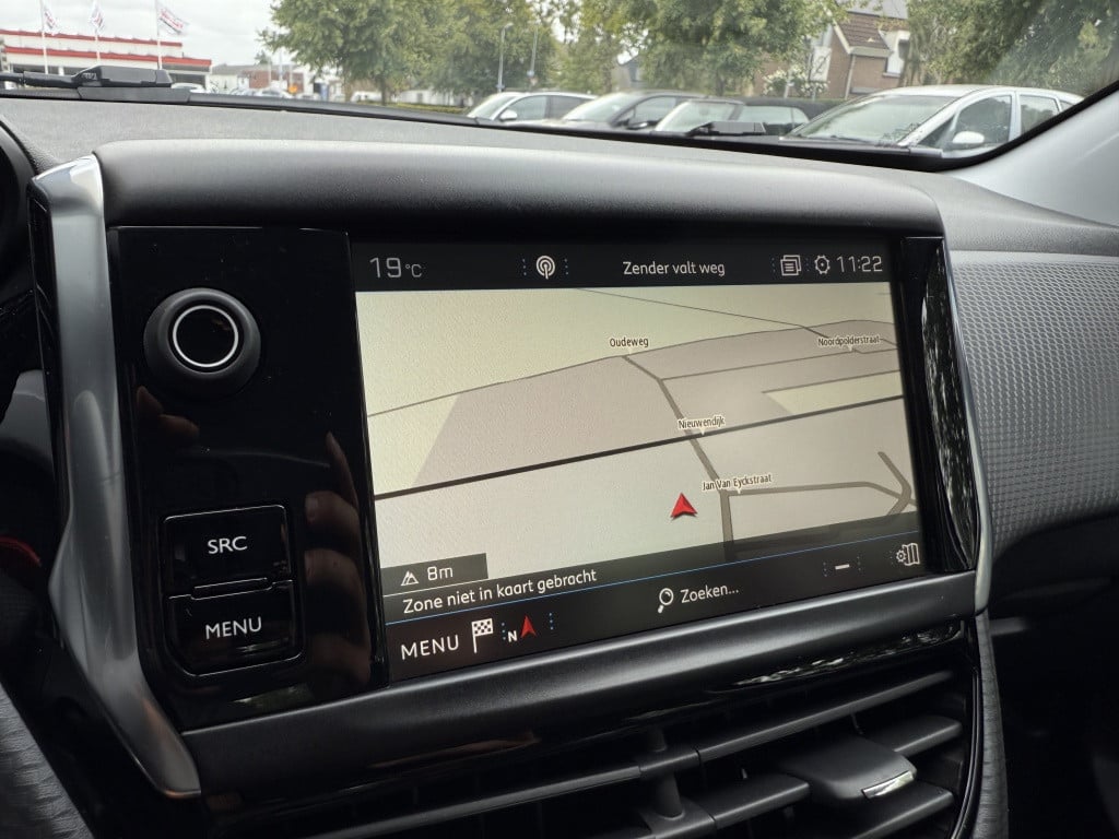 Peugeot 208 1.2 turbo // allure // carlay // android auto // automaat //