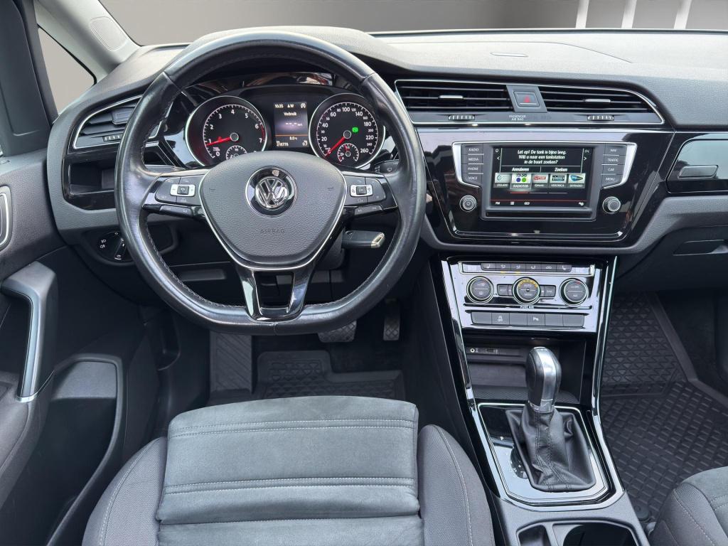 Volkswagen Touran 1.4 tsi highline 7p | panoramadak | camera | wegklaptrekh