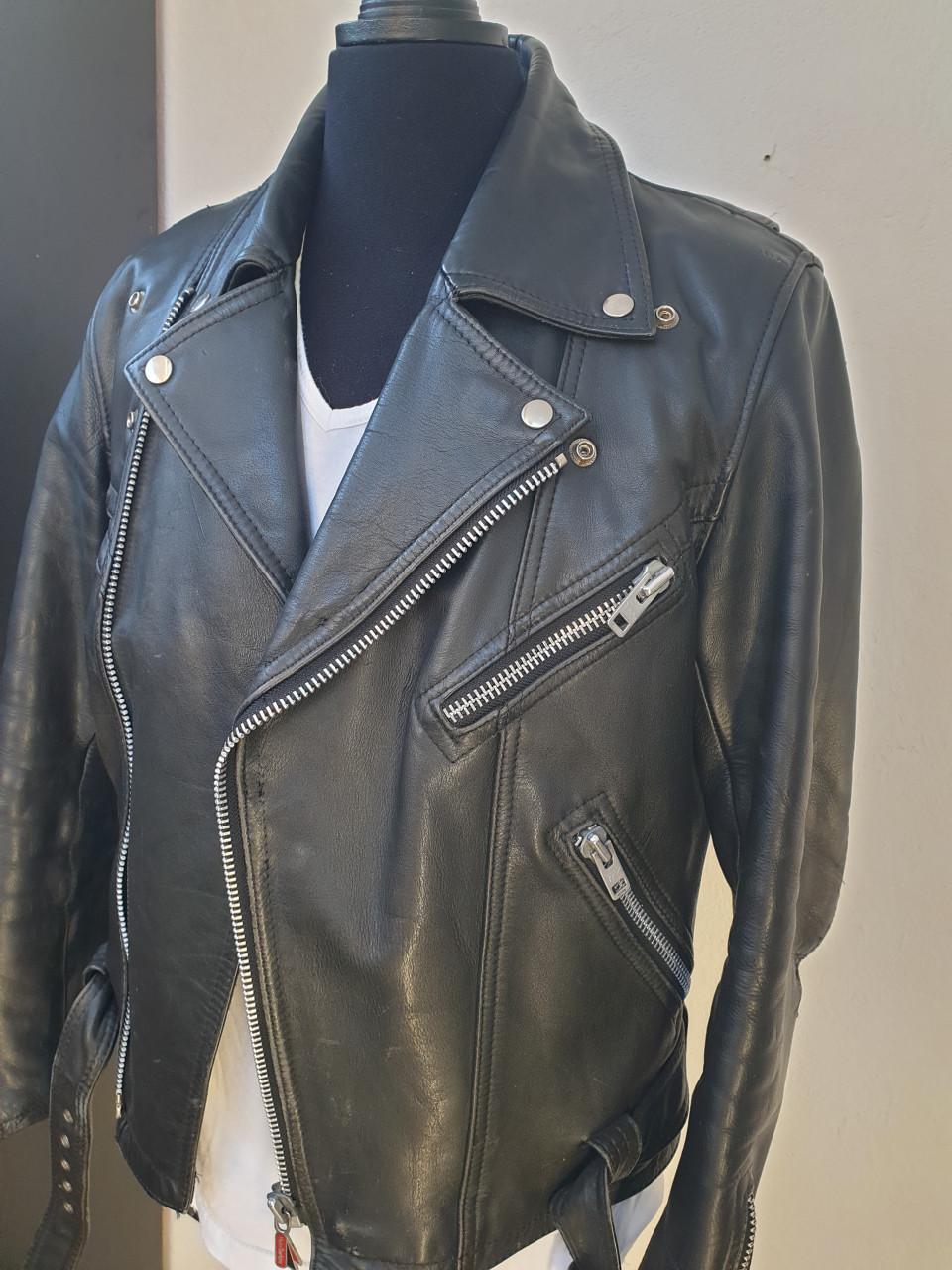 2 stoere bikerjackets.
