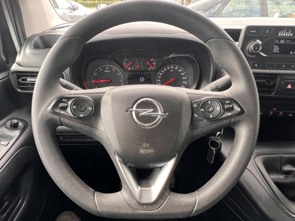 Opel Combo 1.5d l1h1 edition, trekhaak enz...