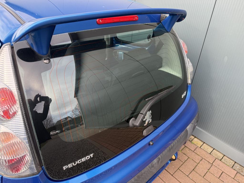 Peugeot 107 1.0-12v urban move airco 5-drs