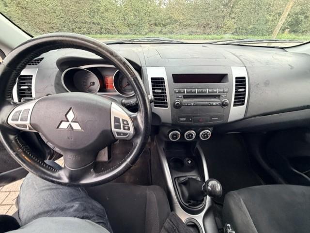 Mitsubishi Outlander 2.4 intro edition 2wd