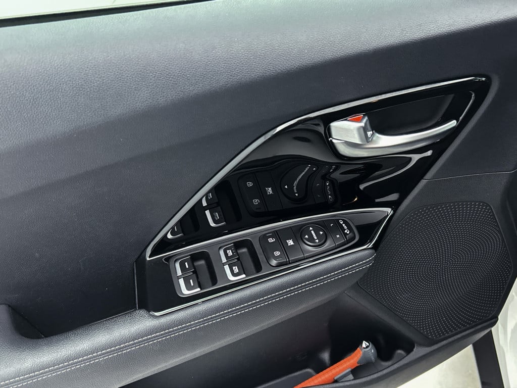 Kia Niro 1.6 gdi hybrid sportsline | trekhaak | 18 inch | half leder
