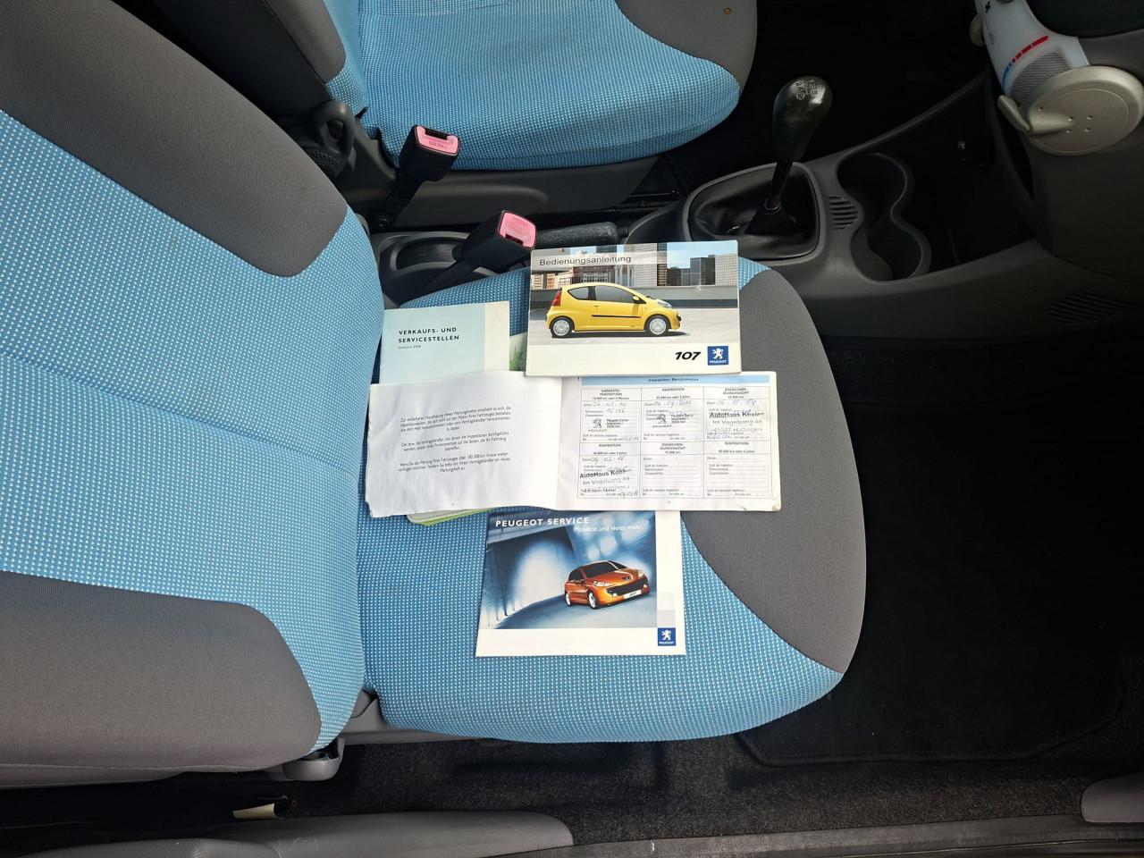 Peugeot 107 1.0 12v XR 5deurs bj:2008 airco i.z.g.st