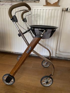 Trust rollator Lets go