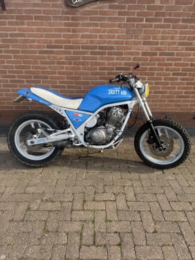 Yamaha srx600 scrambler