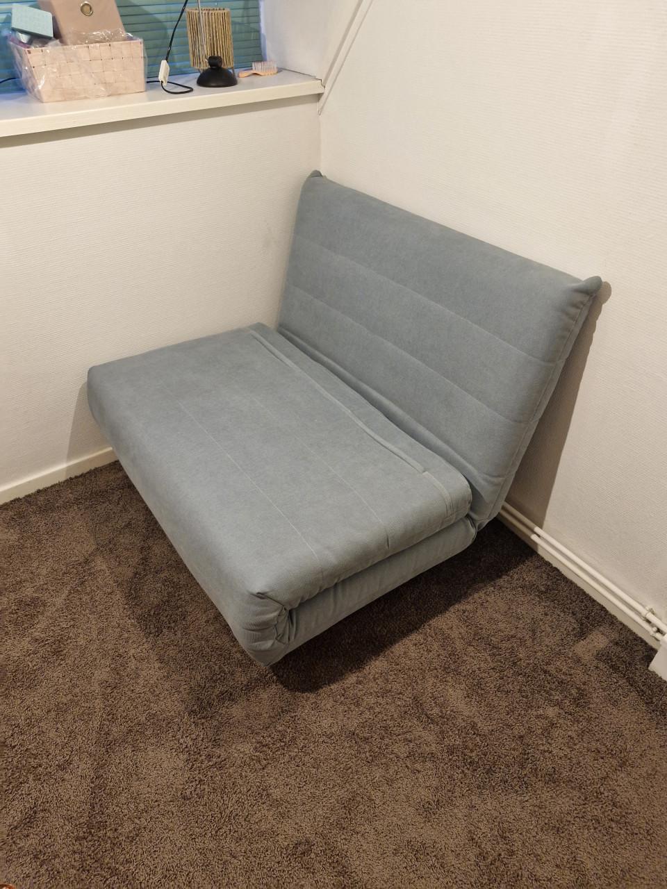 Te koop zeer net slaap bankje