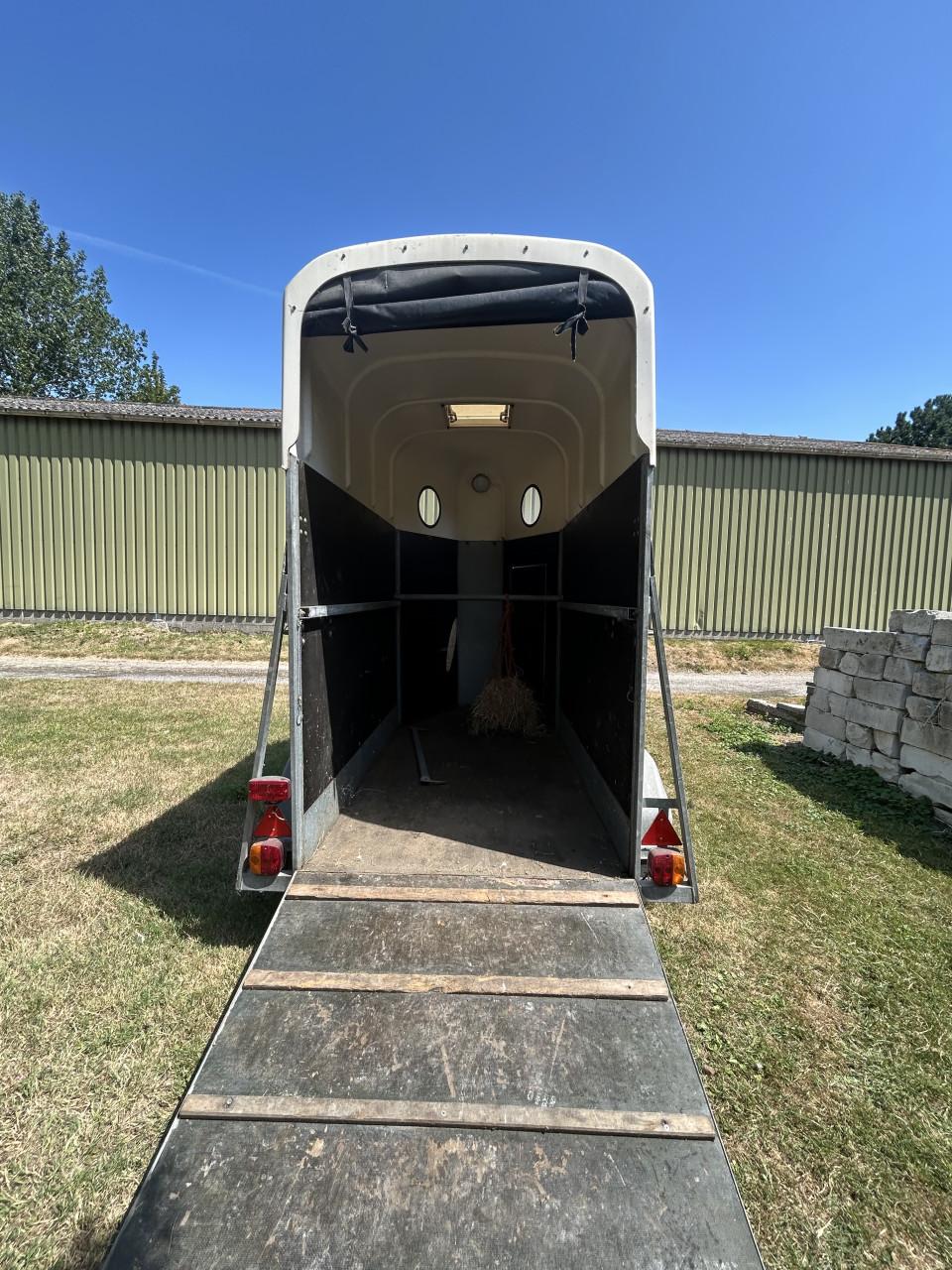 1,5 paardentrailer wesco