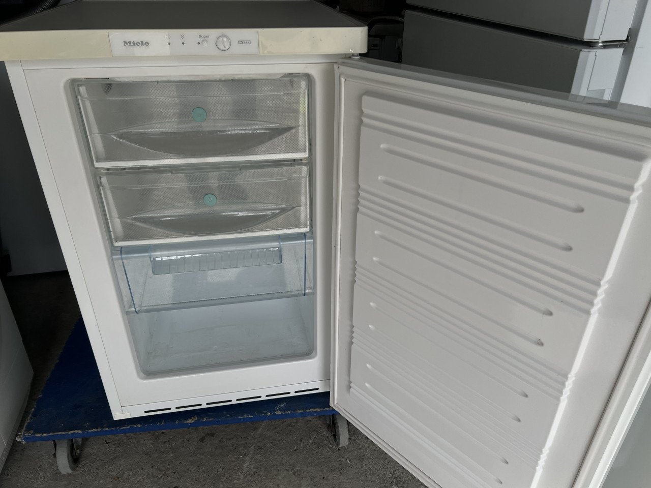 Miele LowFrost Vrieskast – 110 liter – 85x55 cm. Vriezer