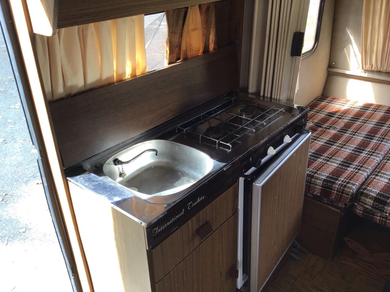 Caravan met voortent