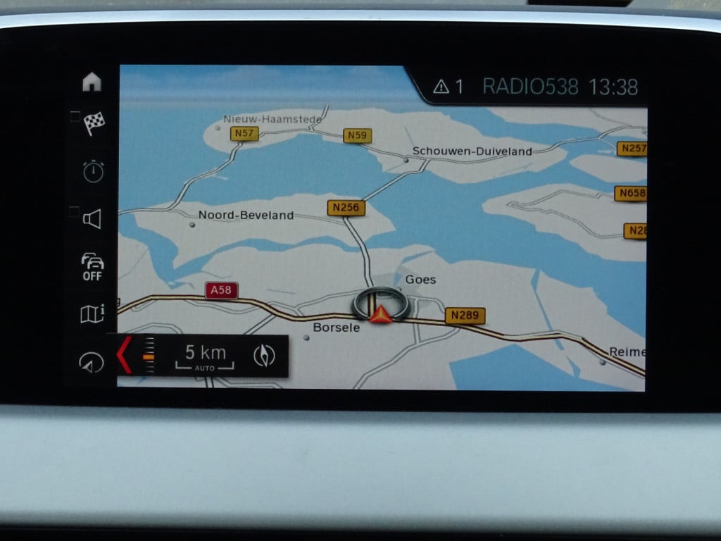BMW X1 sdrive18i executive automaat | apple carplay | | el. koffer | 17"