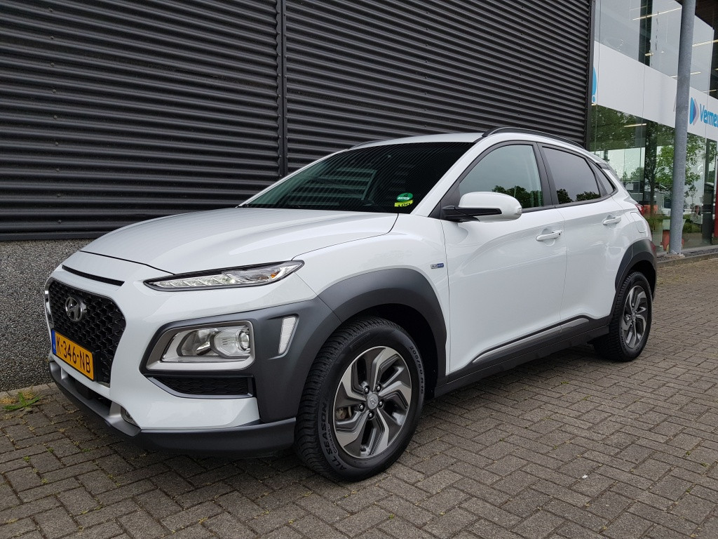 Hyundai Kona hybrid fashion