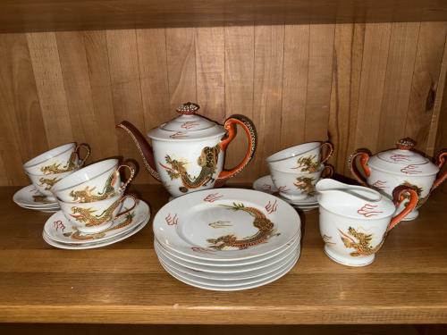 Vintage Japans Dragonware Moriage theeservies