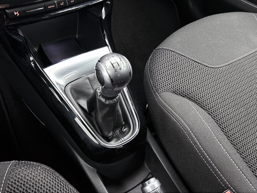 Ds Ds 3 puretech 82pk so chic | achteruitrijcamera | navigatie |