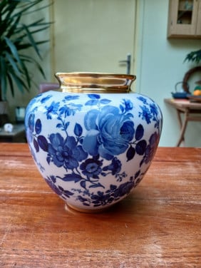 Delftsblauwe vaas met vergulde rand, vintage jaren 50