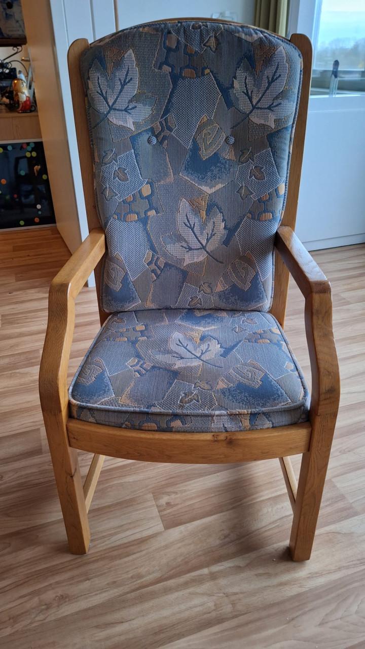 4 mooie houten stoelen