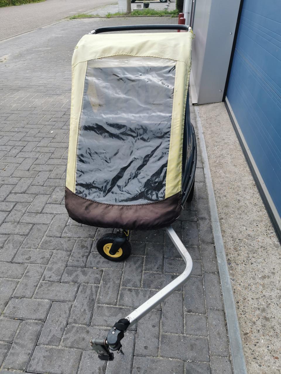 2x FIETS KAR/ BIKE BUGGY