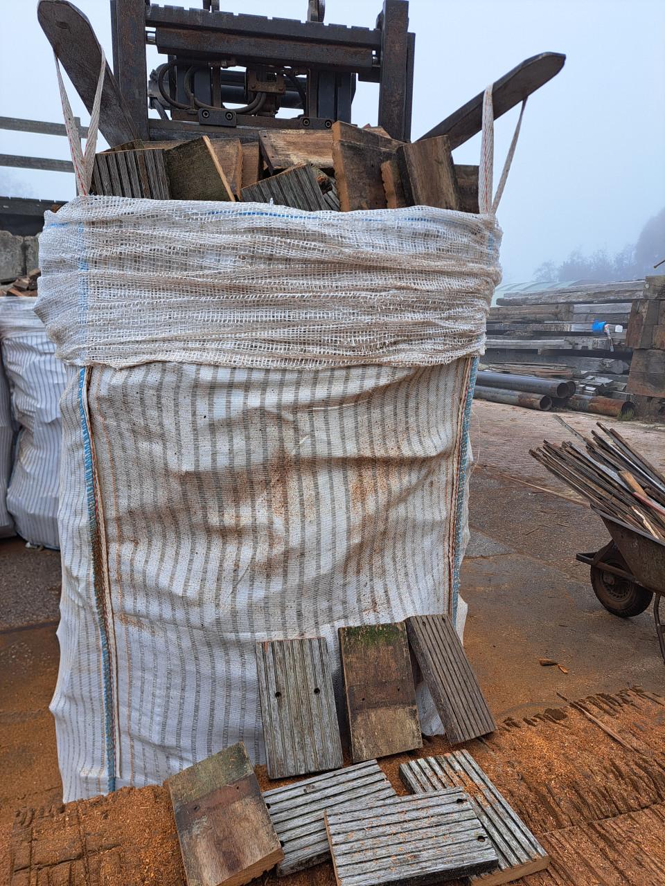 Haardhout in Bigbag van 1500 Liter. Prijs vanaf € 75,-