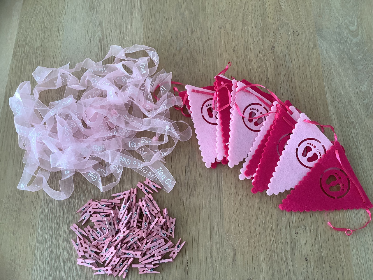 Geboorteslinger Vilt Vlaggetjes + Kaartenlint + Knijpertjes Roze