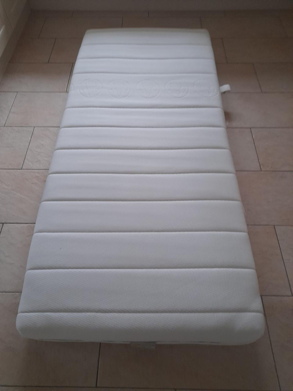 Swiss matras 90 x 200 x 20 ( in goede schone staat )