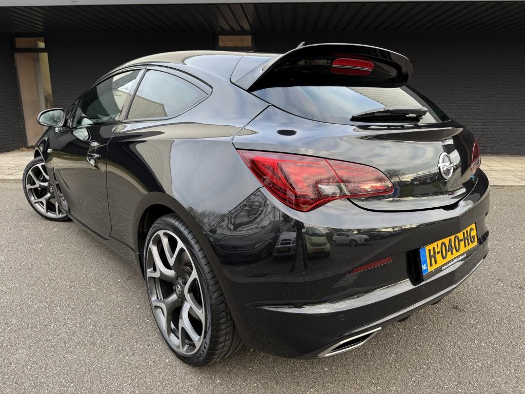 Opel Astra gtc 2.0 turbo opc