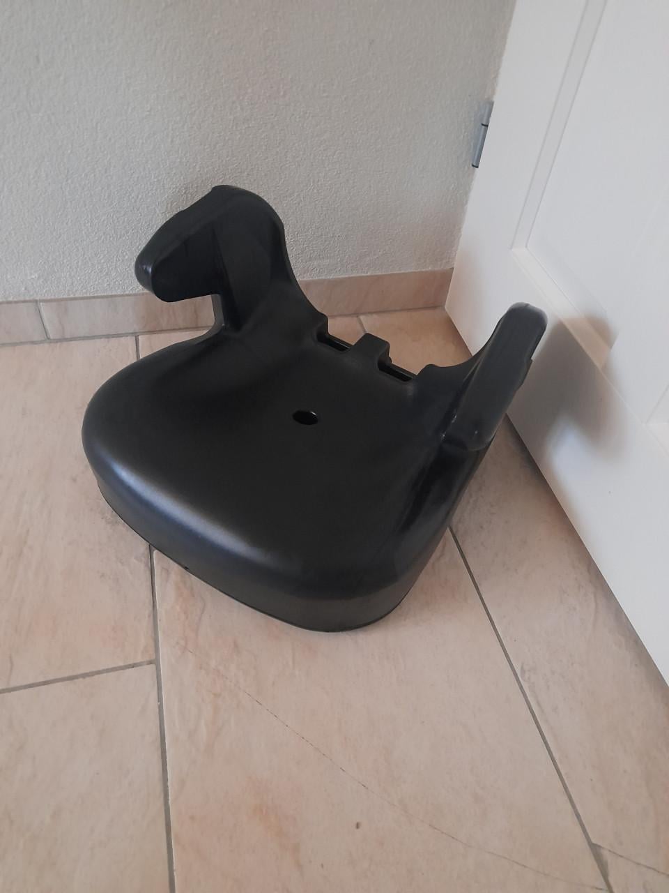 Autostoel verhoger zonder dekje (in goede staat)