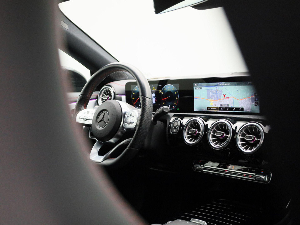 Mercedes-Benz Cla shooting brake 180 business solution amg | automaat | nav