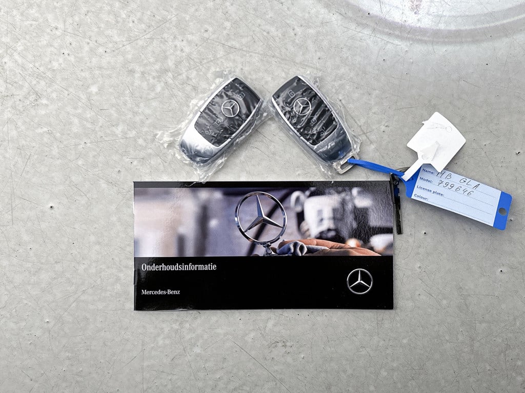 Mercedes-Benz Gla-klasse 250 e business solution amg | premium plus pakket 