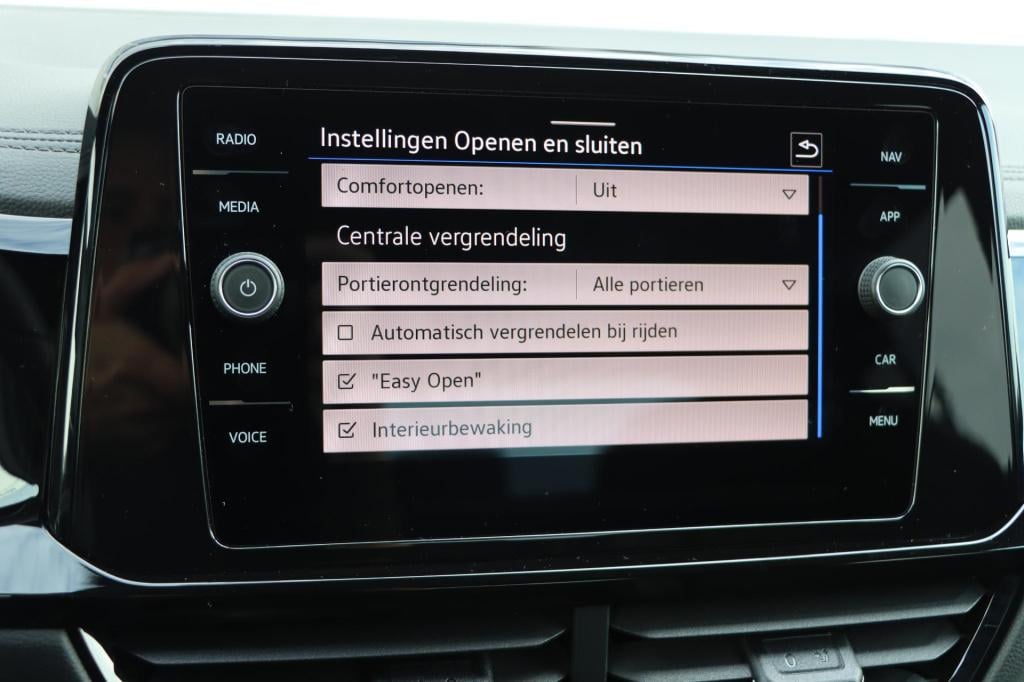 Volkswagen T-roc 1.5 tsi r-line 150pk dsg7