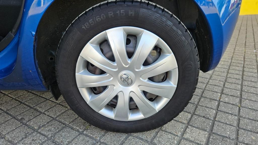 Toyota Yaris 1.3 vvti cool / nl auto / nap