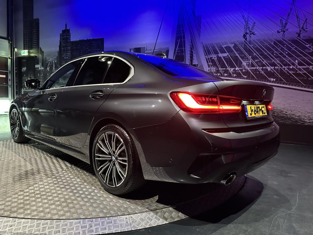 BMW 3-serie 320i high executive *facelift*memory*hud*camera*keyless