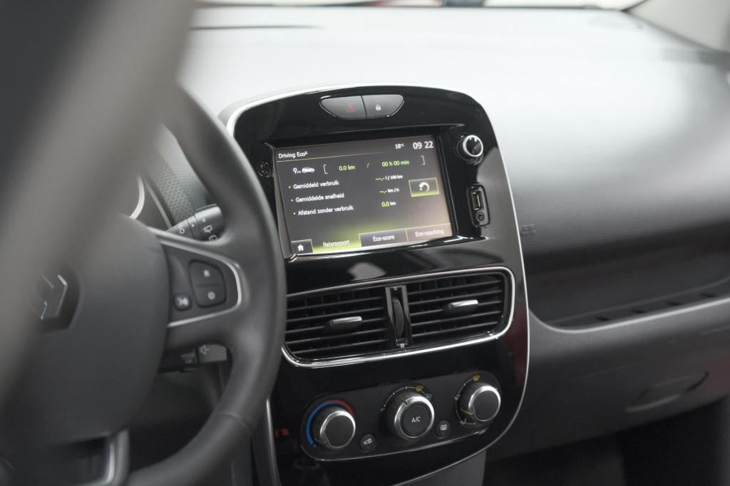 Renault Clio tce 90 limited | trekhaak | parkeersensoren | navigatie | crui
