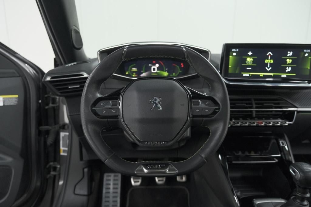 Peugeot 2008 puretech 130 gt | panoramadak | afneembare trekhaak | adaptiev