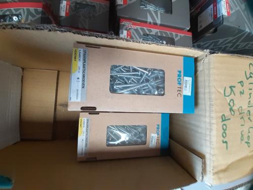 Zaterdagaanbieding GRATIS schroeven bij rachels of ribben
