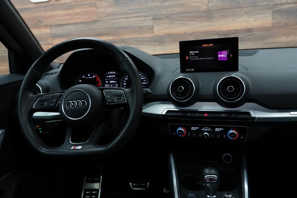 Audi Q2 40 tfsi | s line | pano | pdc | cruise |