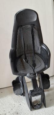 Fietskinderstoel Bobike tot 11 kg. Bevestiging aan de zadelpen.