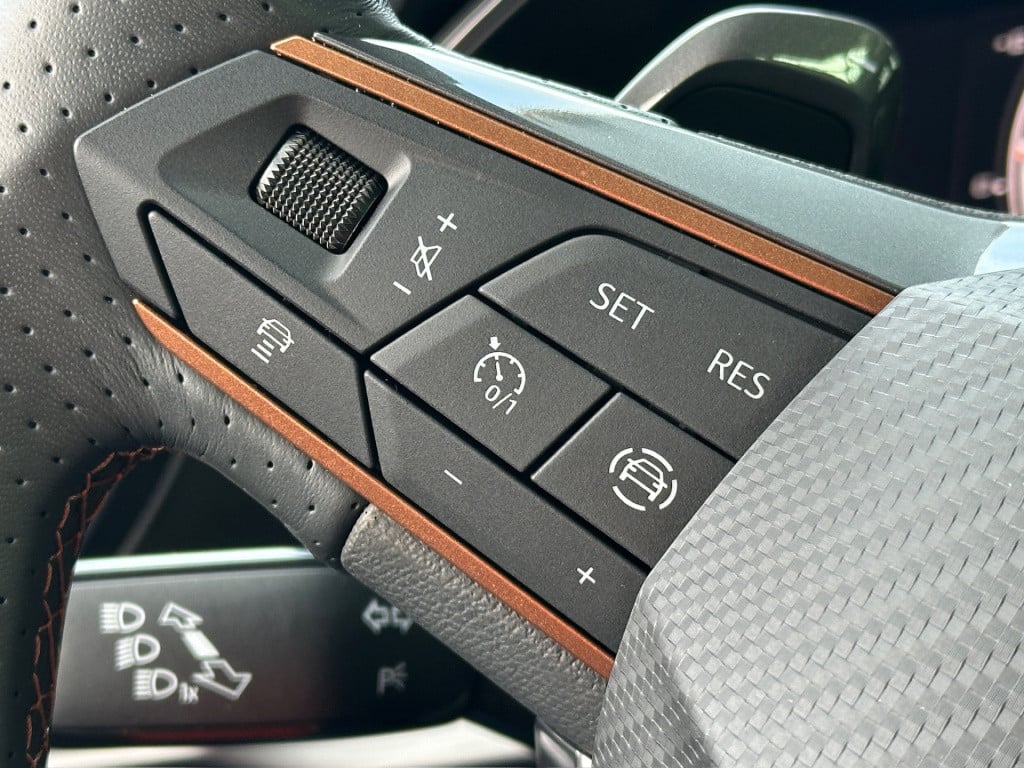 Cupra Formentor 1.5 tsi 150pk dsg | adapt. cruise | carplay | camera | dode