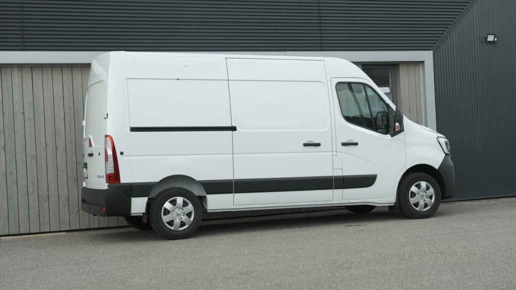 Renault Master t33 2.3 dci 135 l2h2 comfort | direct leverbaar | navigatie 