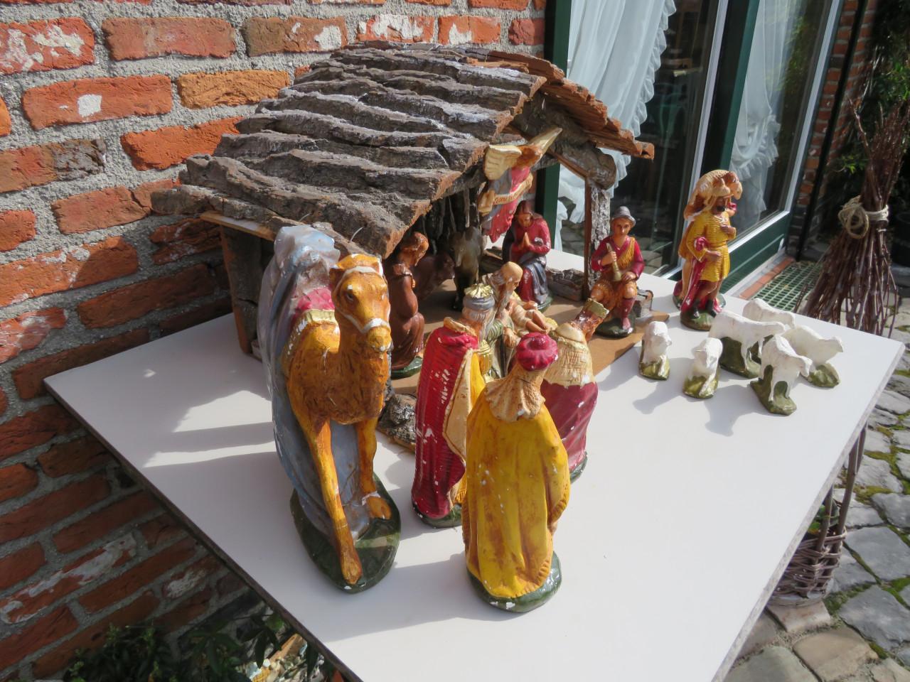 Antieke grote kerststal