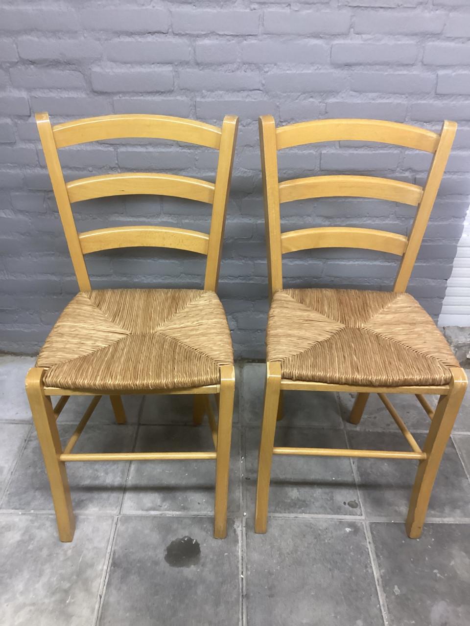 Stoelen met rieten zitting