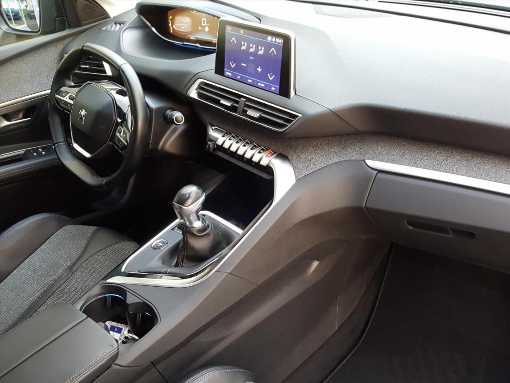 Peugeot 3008 allure 1.2pt-130pk navigatie | trekhaakafn | apple carplay & a