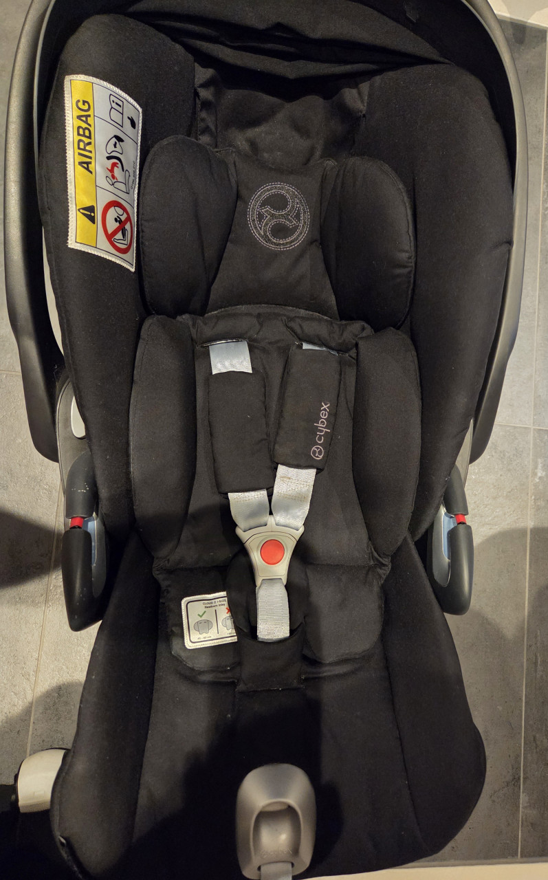 Cybex Z Base Black + Maxicosi en autostoel