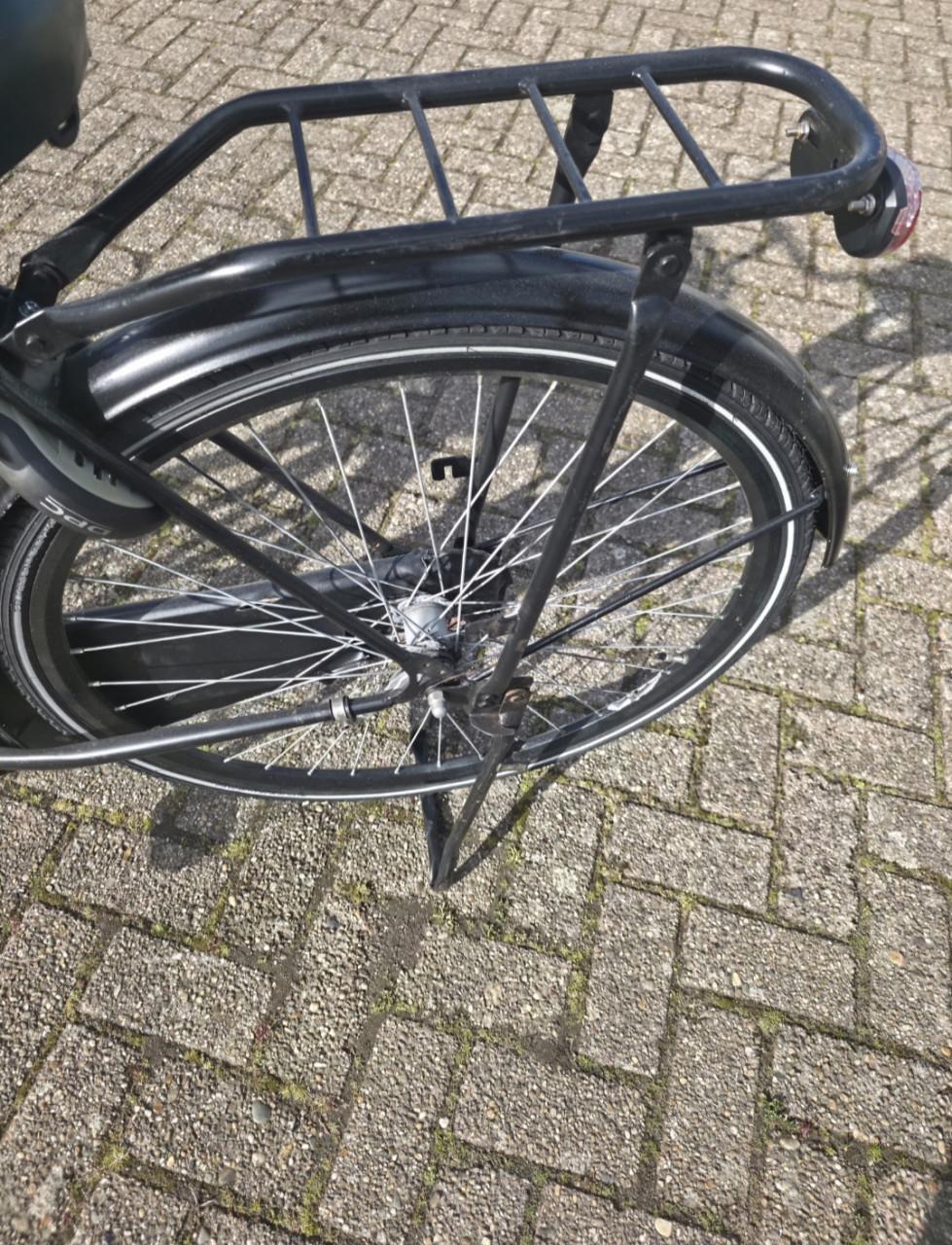 Goedkope Omafiets met slot en verlichting