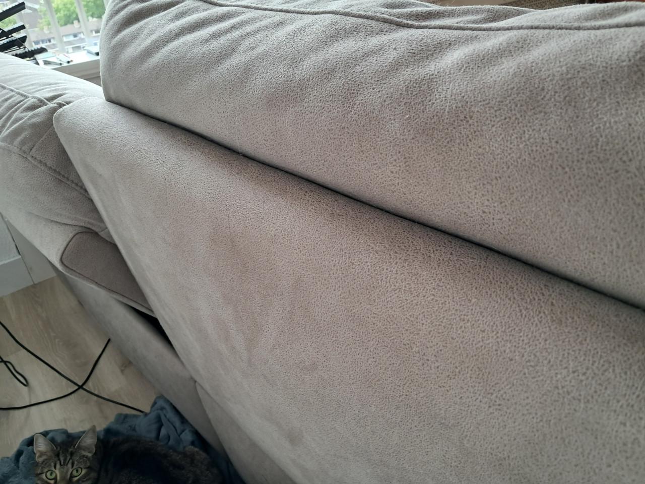 2 zits bank met Relax