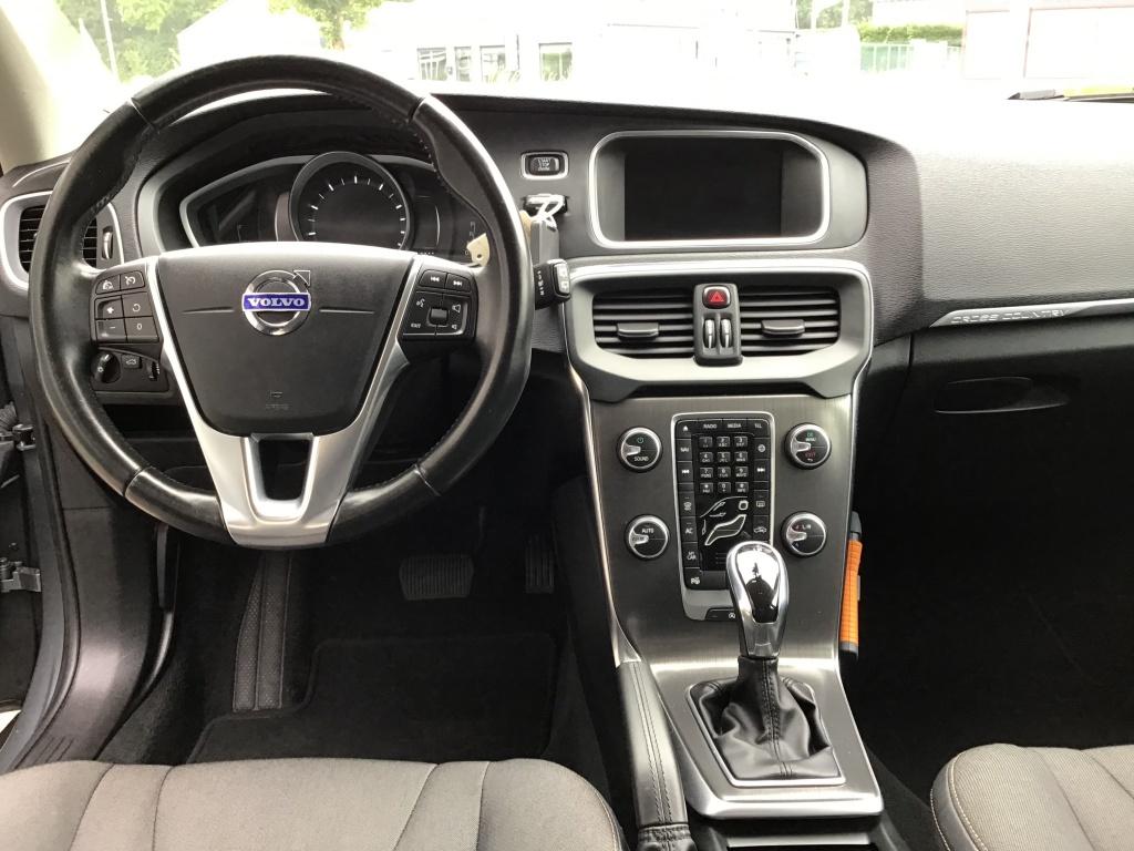 Volvo V40 cross country 1.6 t4 momentum