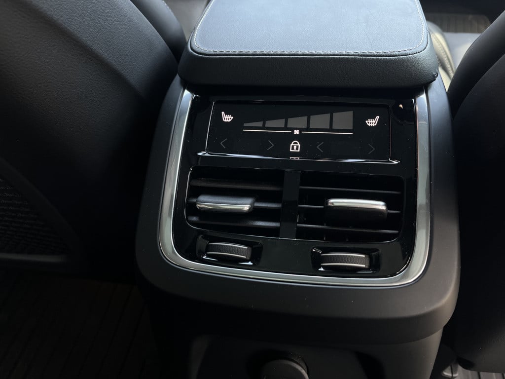 Volvo XC90 2.0 t8 recharge awd ultimate dark | luchtvering | bowers & wilki