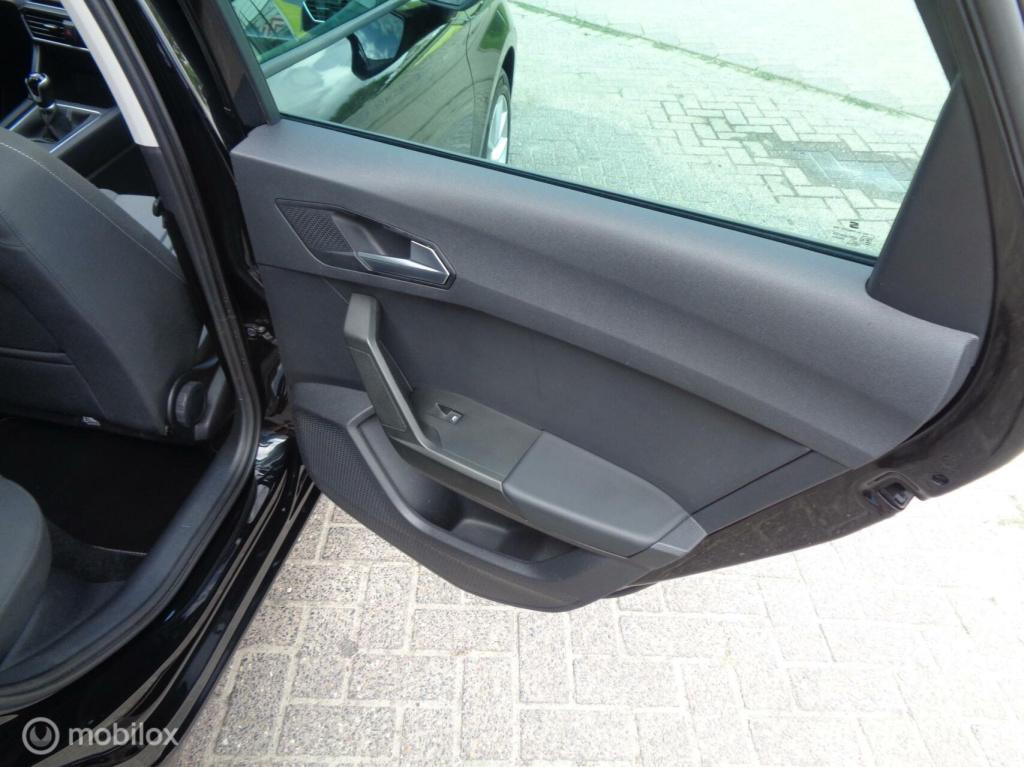 Seat Leon sportstourer 1.5 tsi style business/airco/lm velgen/carplay/pdc/c